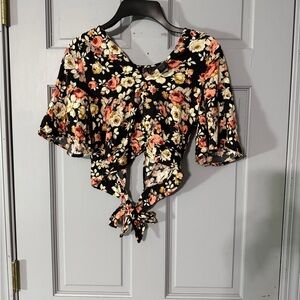 Polly & Esther Black Floral Tie-back Crop Top